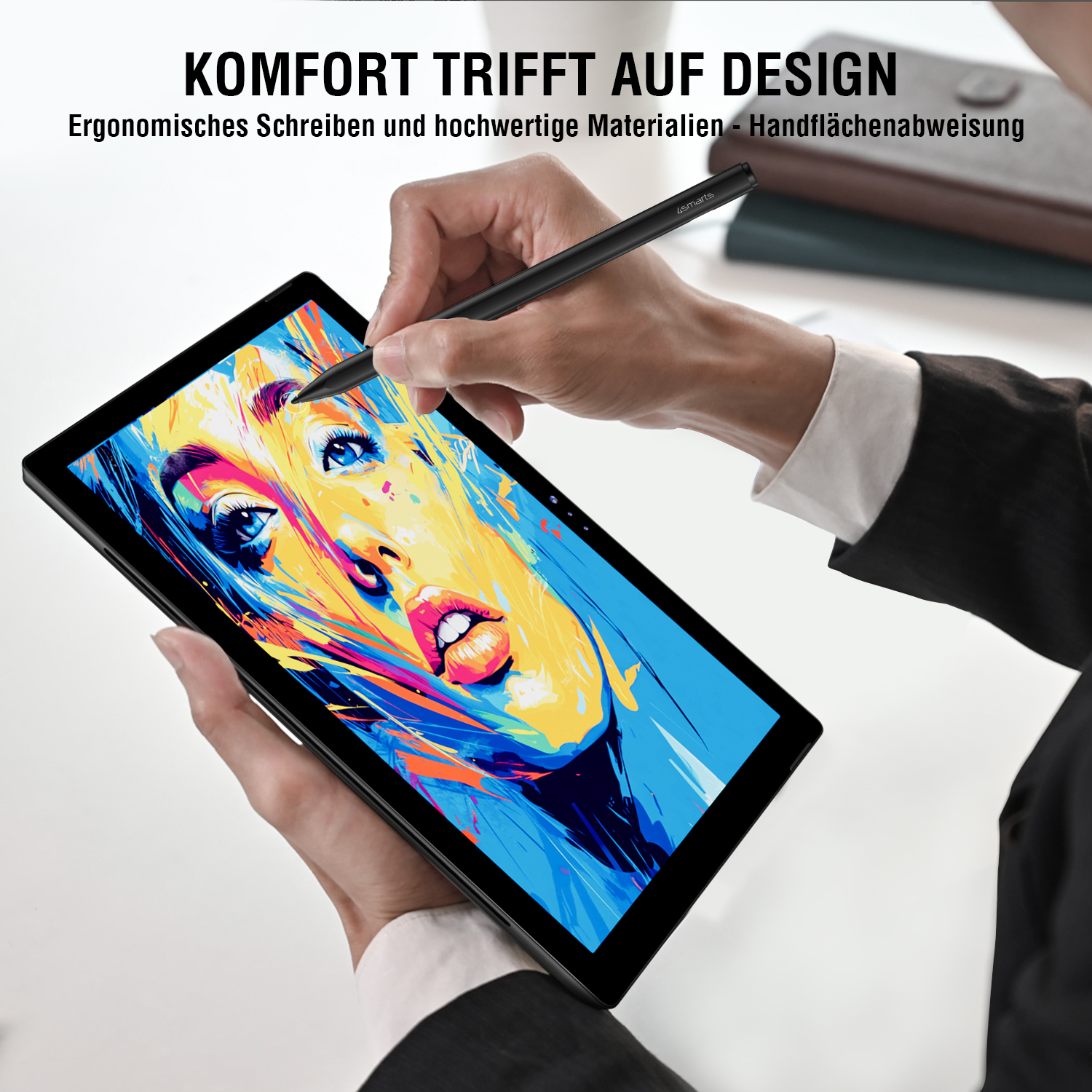 4smarts MPP Surface Pen in der Hand beim Zeichnen auf einem Microsoft Surface Tablet
